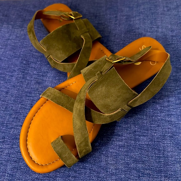 NEW! NWOT Franco Sarto 9.5 Suede Sandals Army Green - Picture 1 of 6